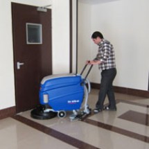 schools-and-universitys-scrubber-dryer زمین شوی مدارس و مراکز دانشگاهی