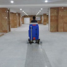 floor-scrubbing-in-industrial-areas خدمات شستشوی کف اماکن تجاری