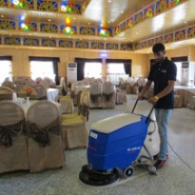 floor-cleaning-scrubber زمین شوی رستوران