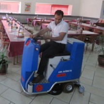 restaurant-ride-on-scrubber کف شوی سرنشین دار رستوران