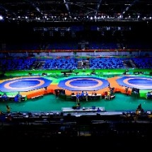 washing and disinfection of wrestling mats شستشو و ضد عفونی تشک کشتی