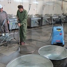 industrial pressure washer and kitchen cleaning نظافت آشپزخانه صنعتی با دستگاه واترجت صنعتی