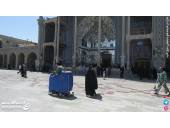 شستن کف با دستگاه زمینشوی سرنشیندار حرم صحن مسجد 